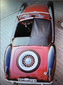 Boot lid recessed for spare tire