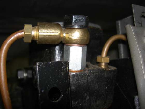 Master cylinder with clurch adapter fitting